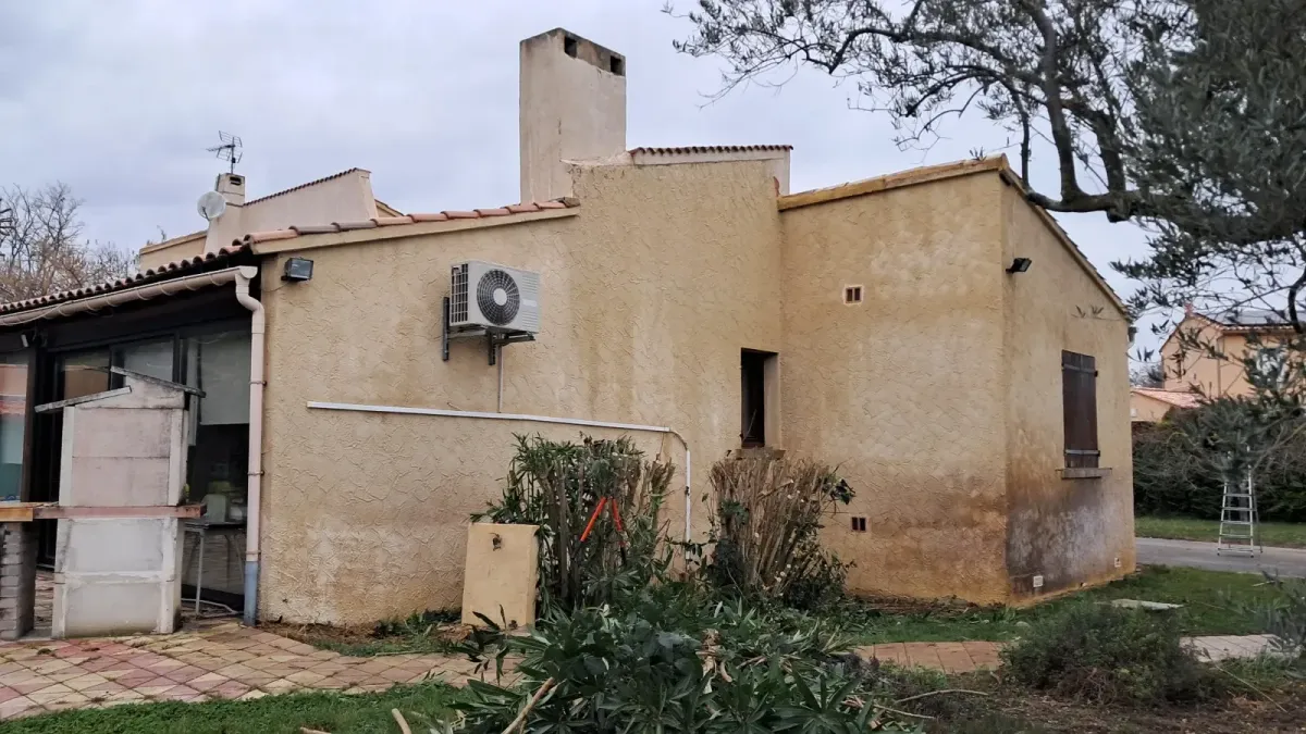 Maison rénovée après travaux de façade et peinture extérieure dans le Vaucluse