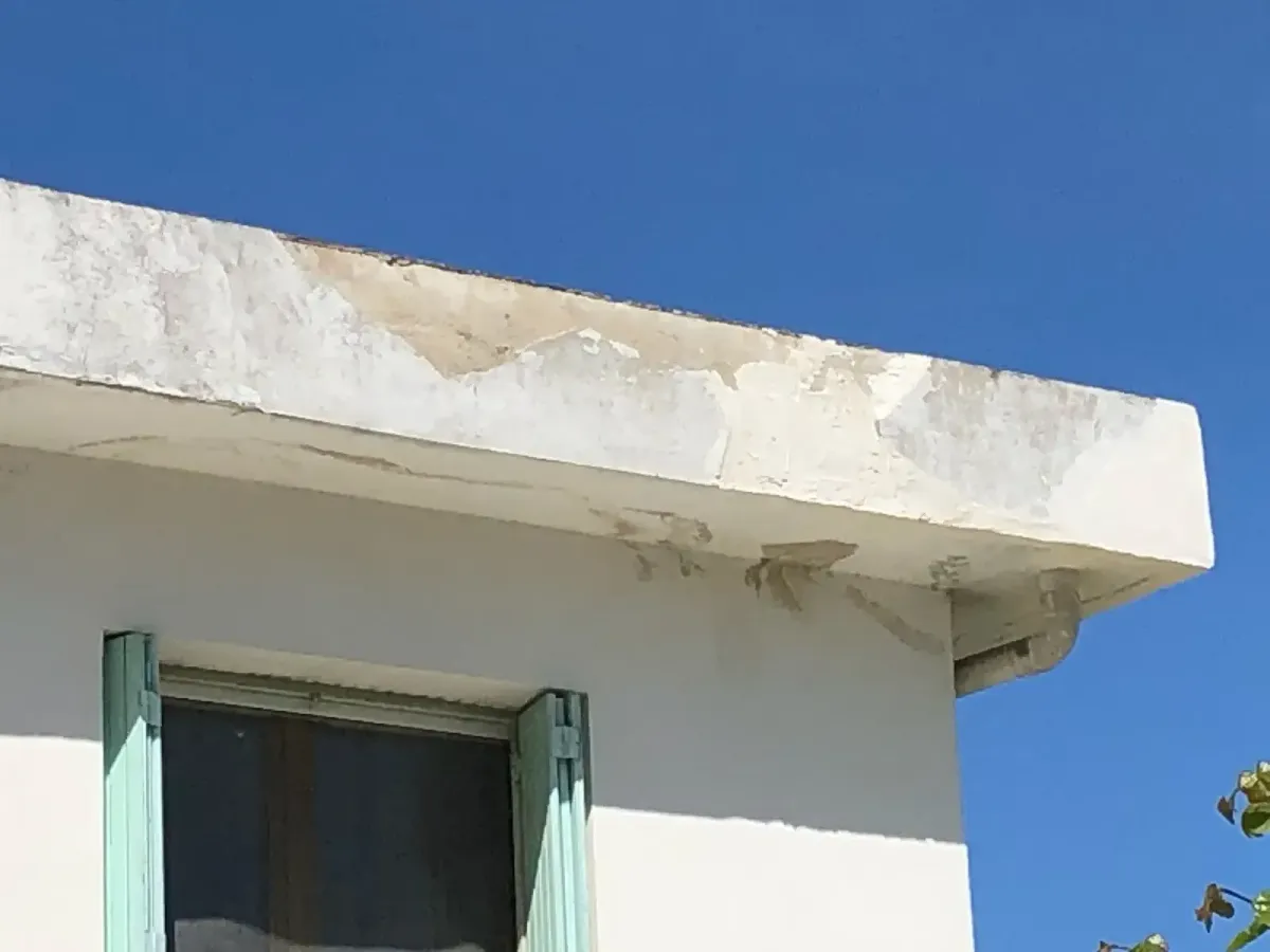 Nettoyage et rénovation de façade extérieure avant après dans le Vaucluse