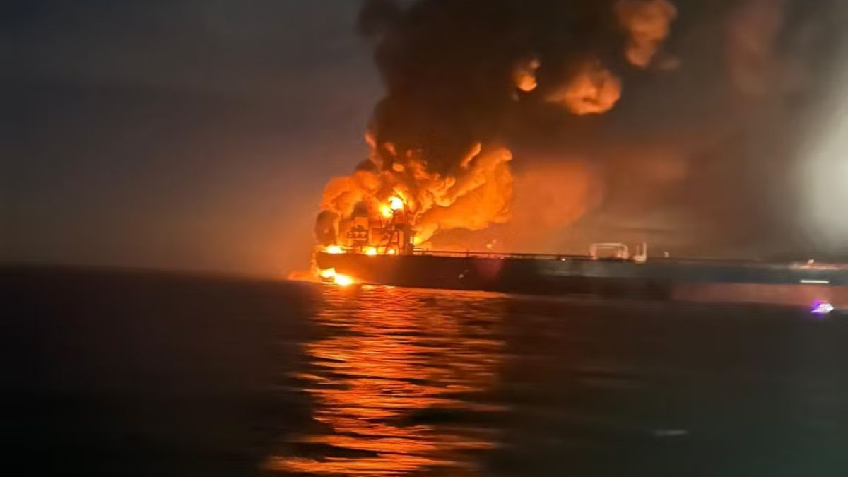 Oil Tanker Bursts Into Flames in Iraqi Waters After Alleged Iranian Boat Attack