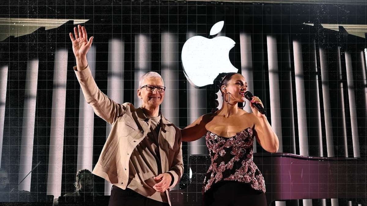 Alicia Keys performing “If I Ain’t Got You” on piano inside Grand Central Terminal in New York City during Apple’s 50th anniversary celebration.