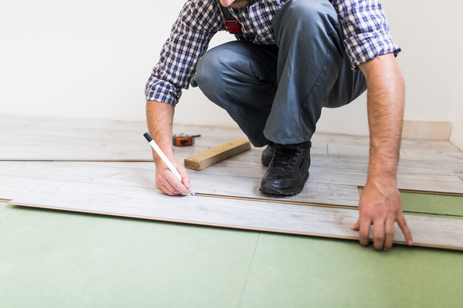 LVP vs Laminate Flooring What Homeowners Should Know Before Choosing
