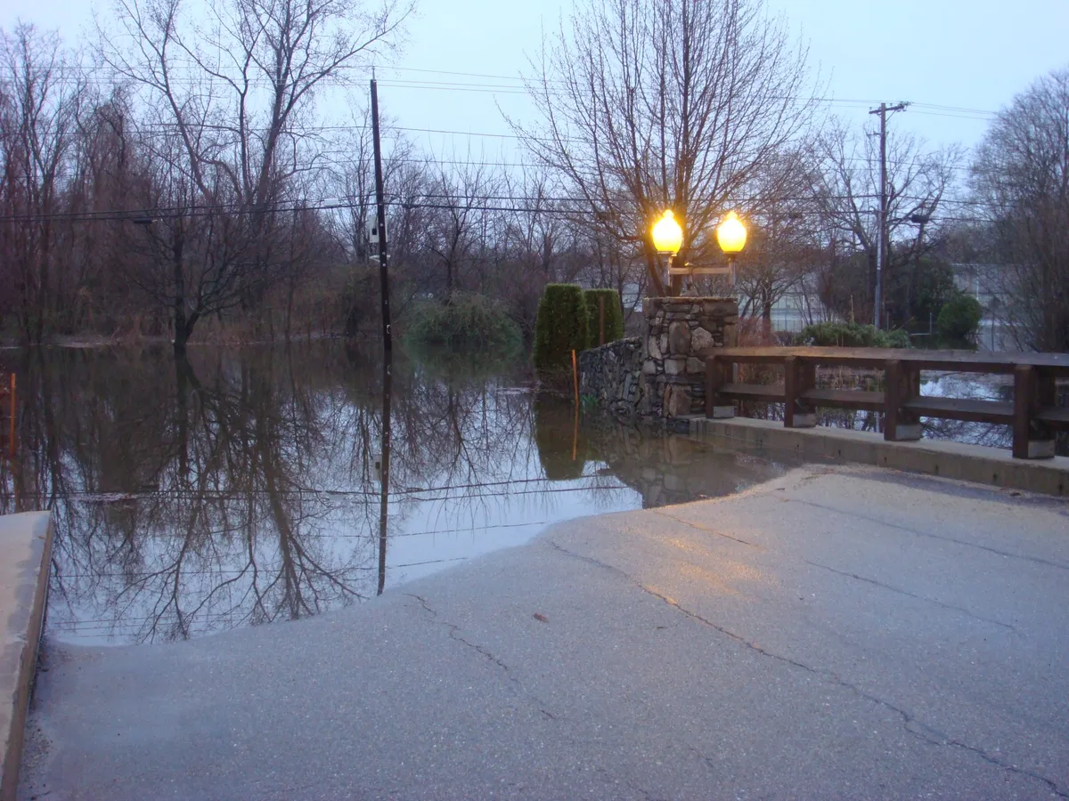 Flood Day 2 – A Closer Call