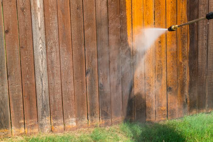 Brandon Fence Cleaning & Brightening