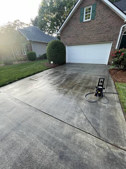 Concrete And Driveway Cleaning in Sioux Falls