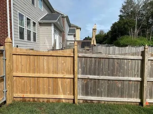 Fence Cleaning & Brightening in Sioux Falls