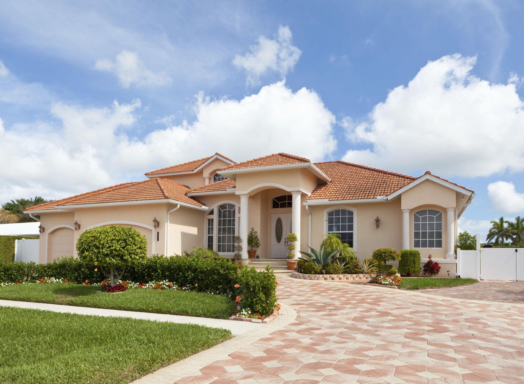 Luxury single family home exterior in Southwest Florida representing properties financed through non-QM mortgage loans