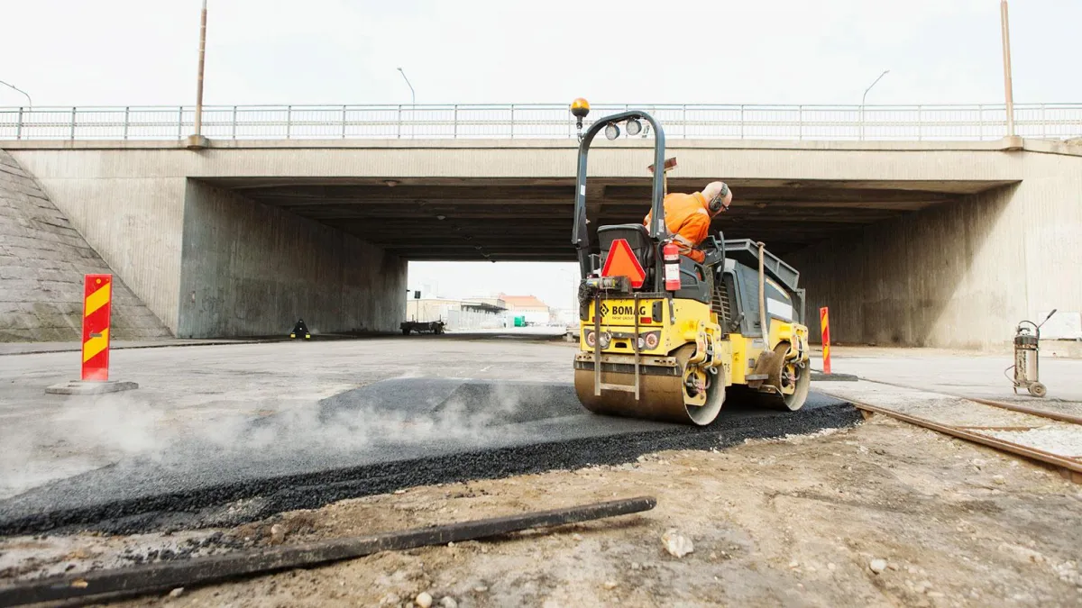 commercial Asphalt Driveways
