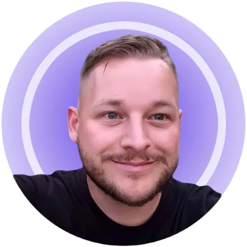James Caldecott, founder of Sales Fit Acquisition and author of the LinkedIn newsletter for SaaS sales