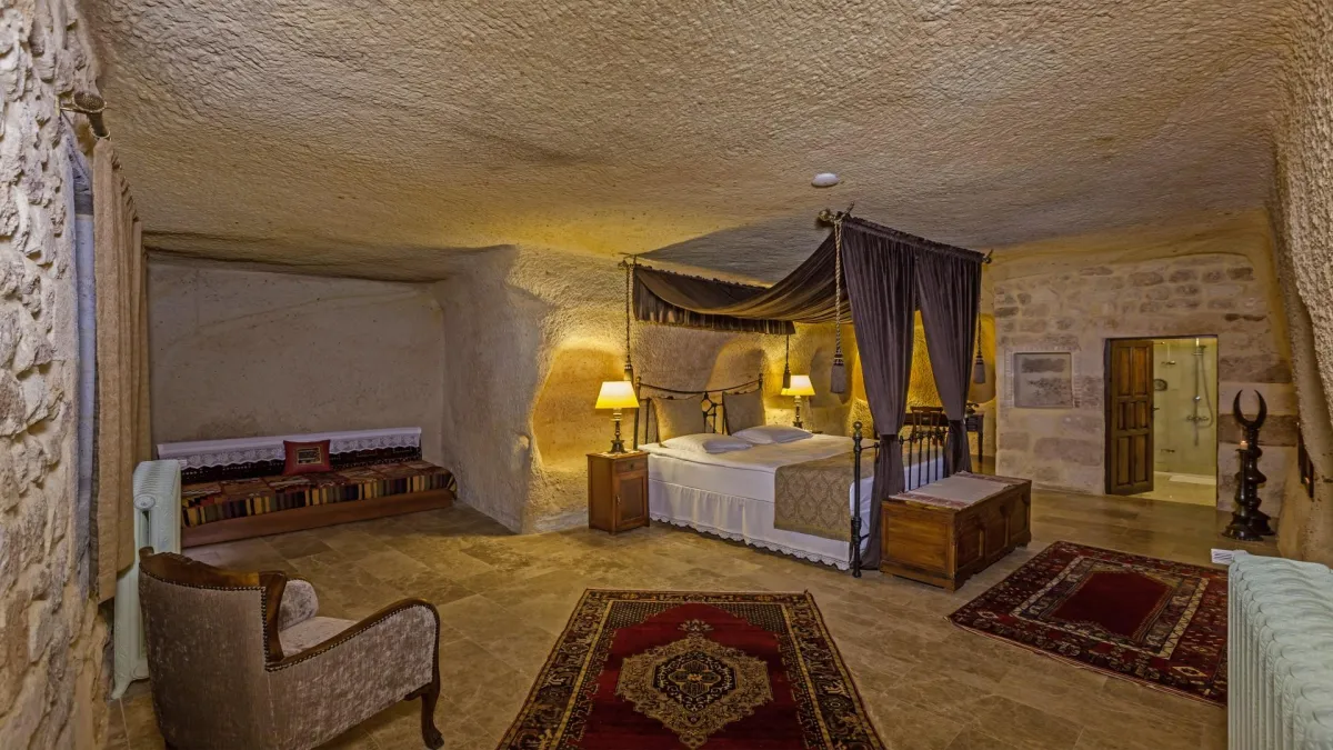 Cave Suite