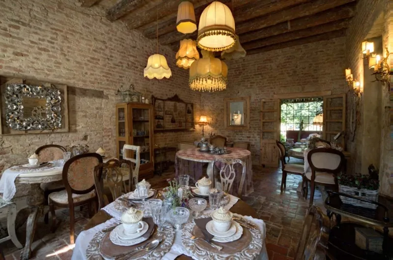 Breakfast room at Carri Richard's Venice retreat