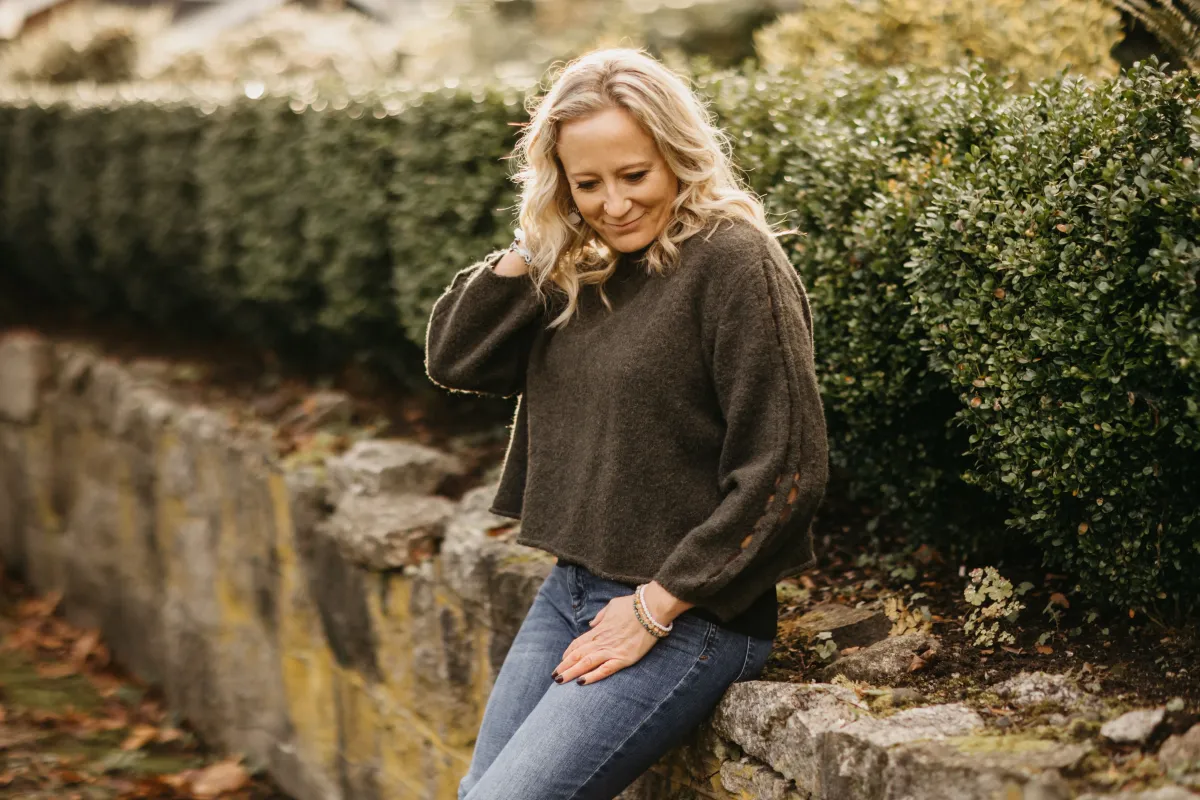 Jessica  in nature amid greenery