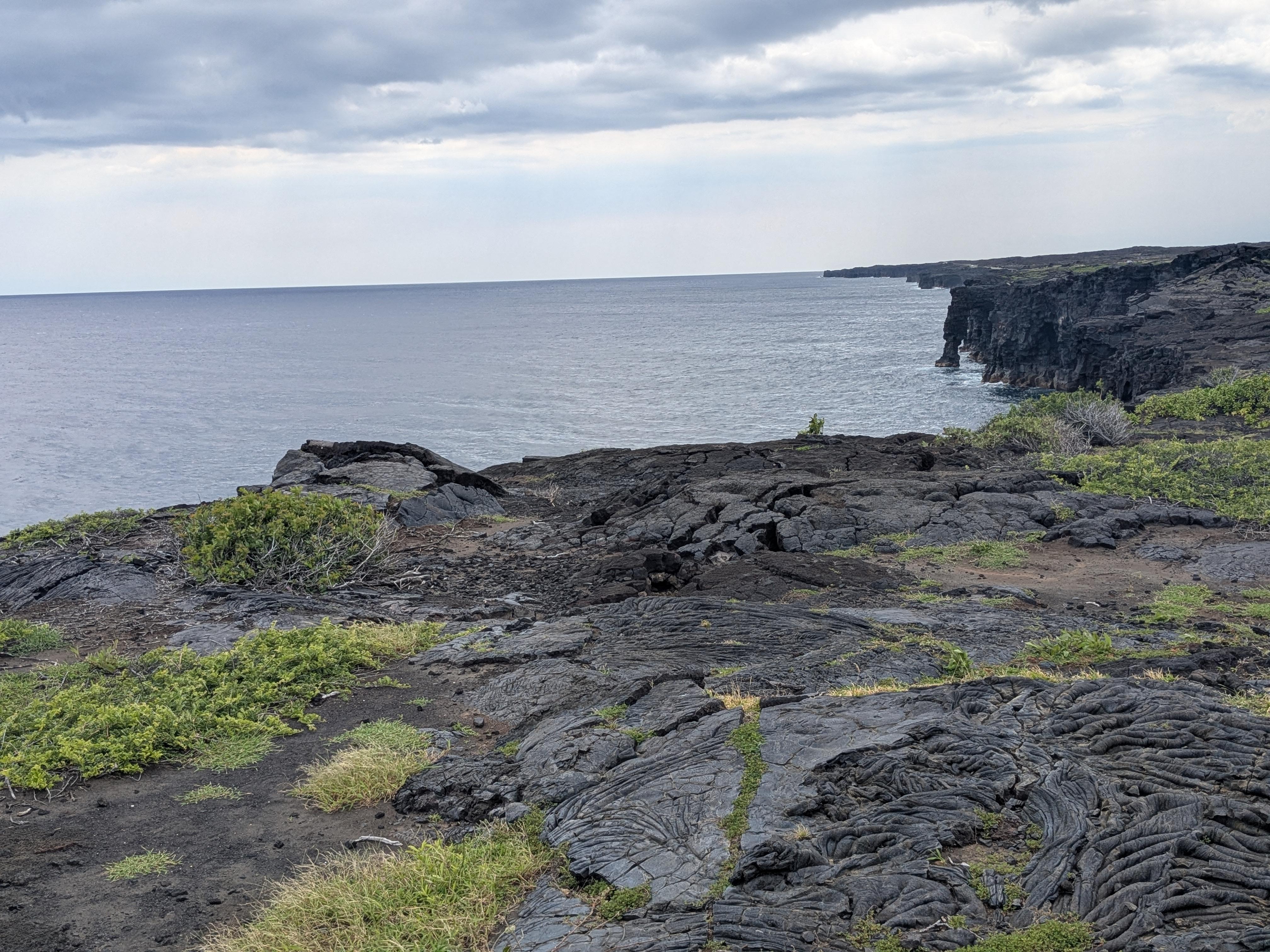 Hōlei Sea Arch: Coastal Views + Lava Flow Landscapes