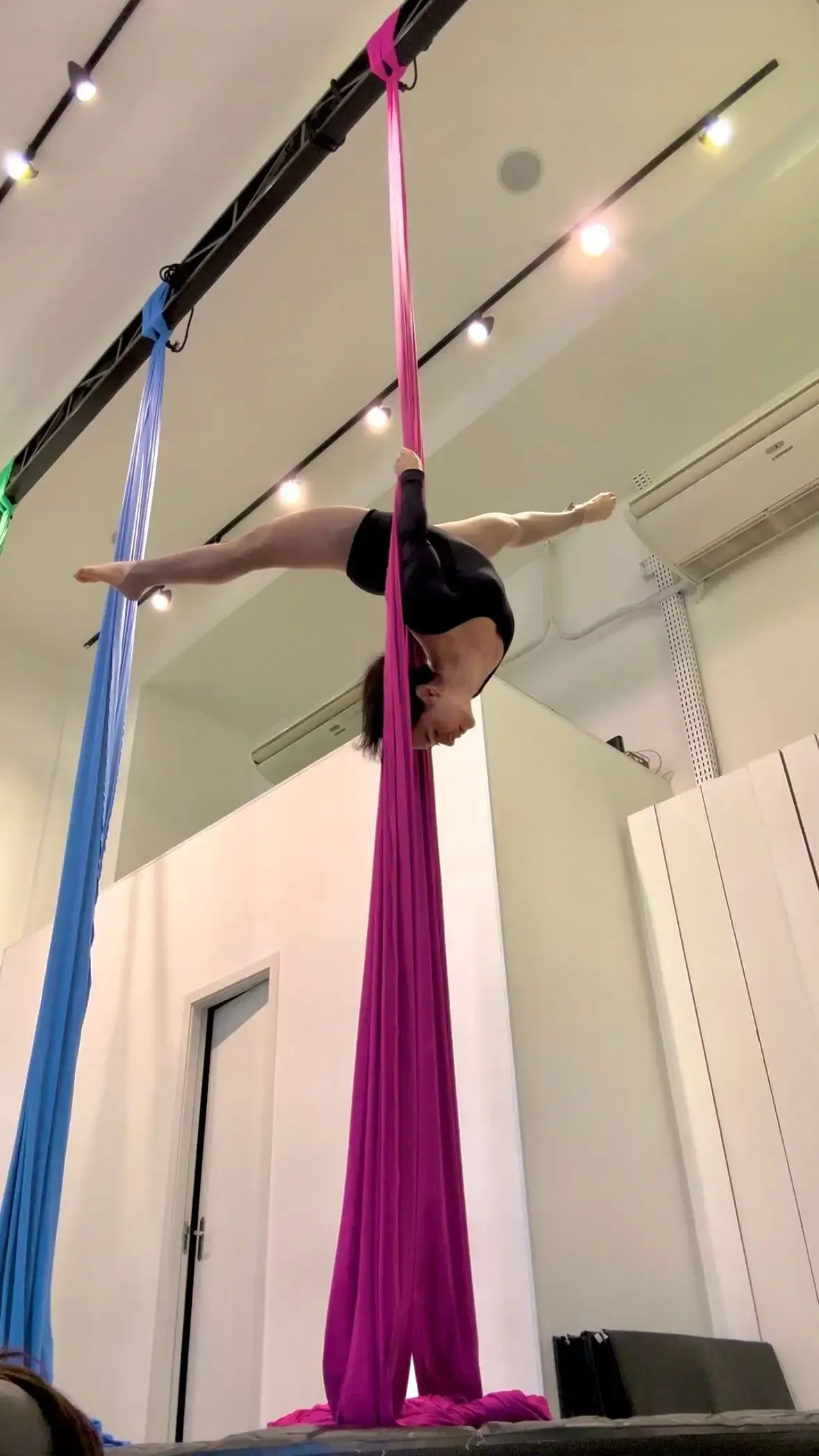 Carolina Ferraro, nutricionista formada pela UNIRIO e pós-graduada em nutrição esportiva e emagrecimento.