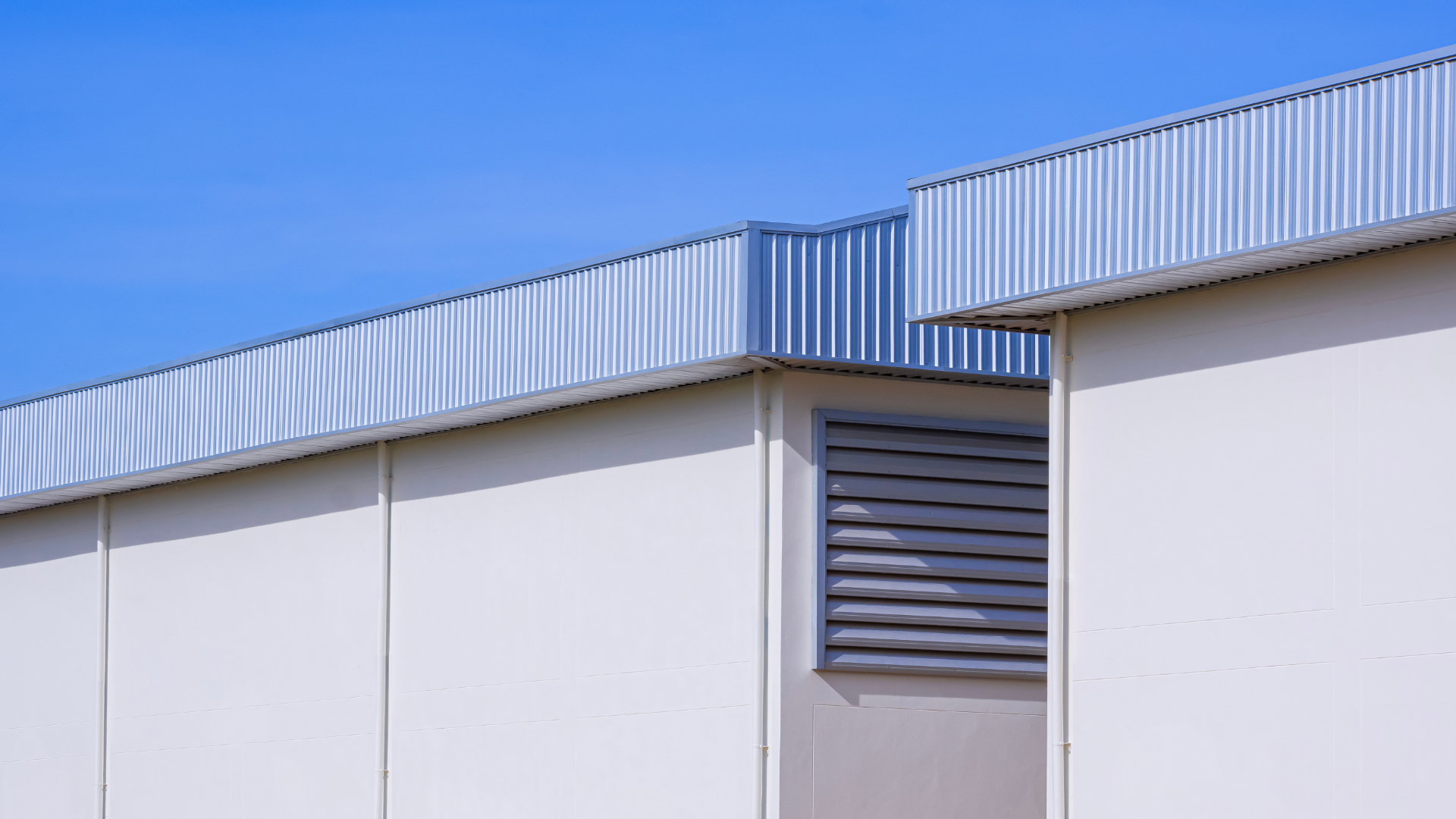 Commercial roof inspection to decide between repair and replacement in Montgomery AL