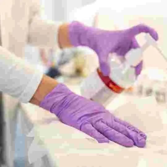 Sterile cleanroom in Florida where Mariola San Juan explains how labs are booked and inspected