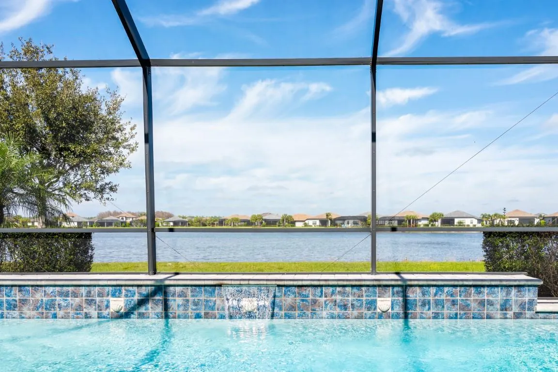 photo of pool screen overlooking lake in Tallahassee, FL