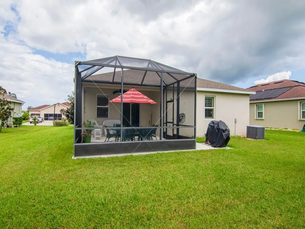 outdoor living screened patio Tallahassee, FL