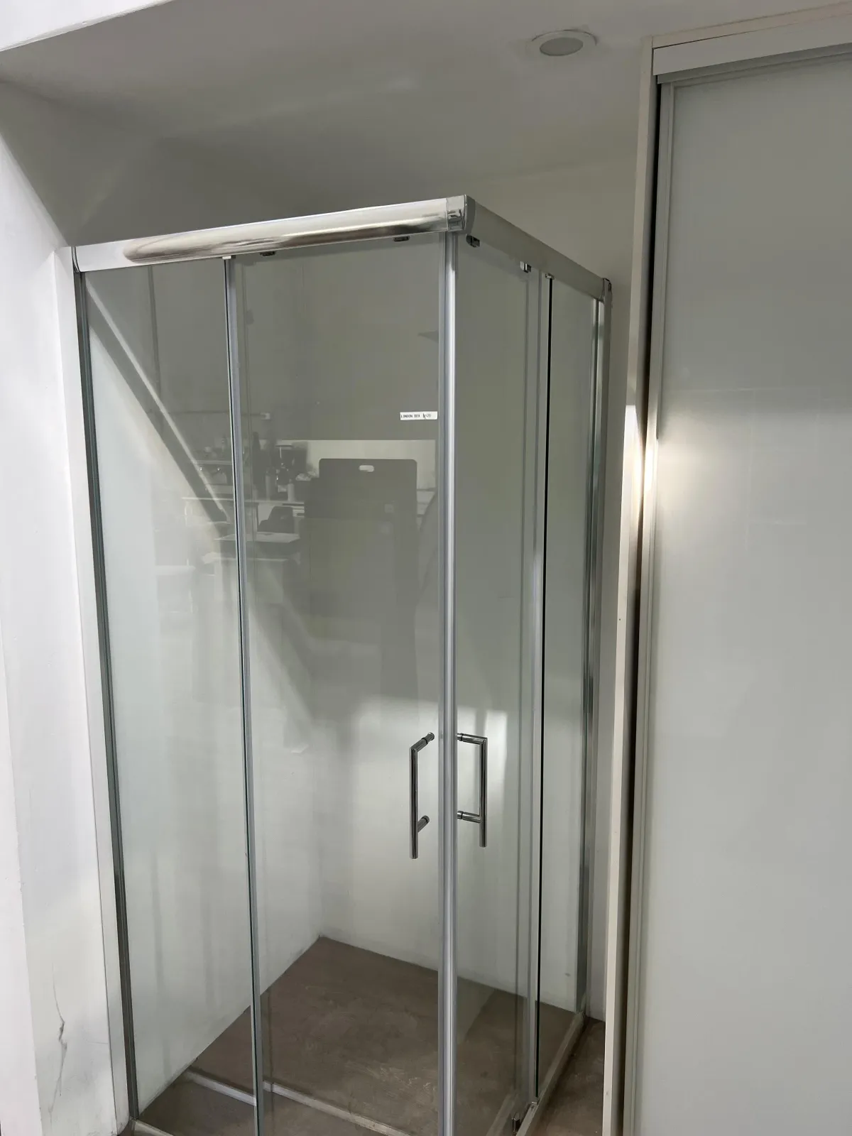 Melbourne Glass Repairs & Replacement