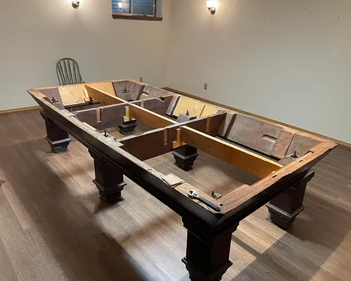 pool table that is disassembled