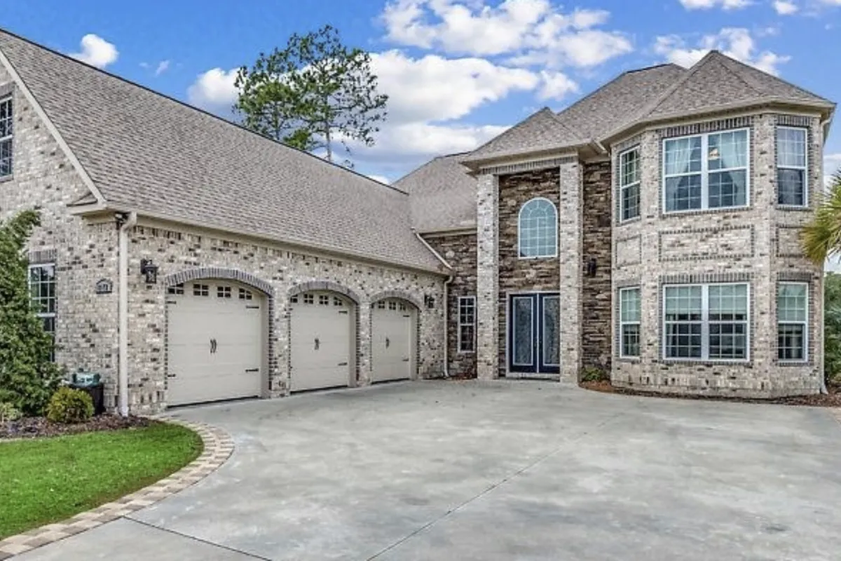 8172 Wacobee Dr