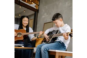 Beginner Guitar Lessons Junior (7 to 12 years old)