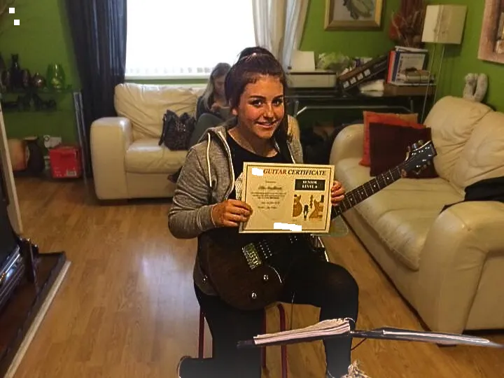 Beginner Guitar Lessons Senior (13 years and above)