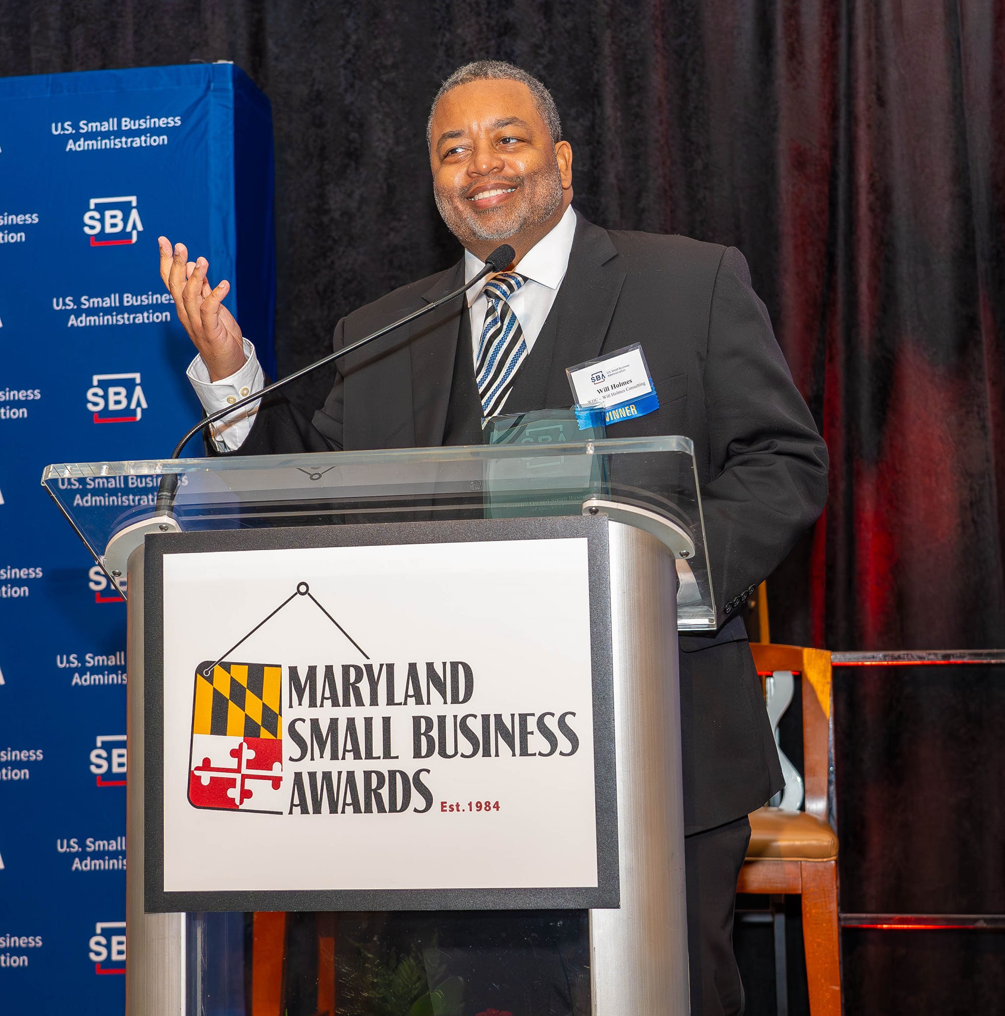 silver and gold round coins