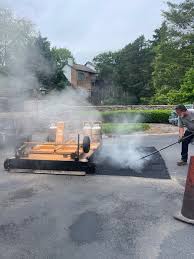 Knoxville Asphalt Install asphalt in Driveway