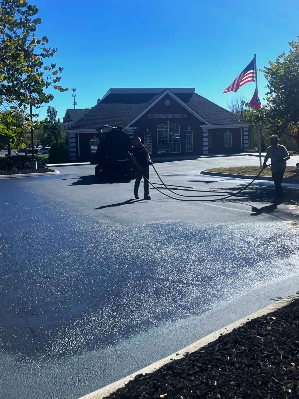 Knoxville Asphalt Install asphalt in Driveway