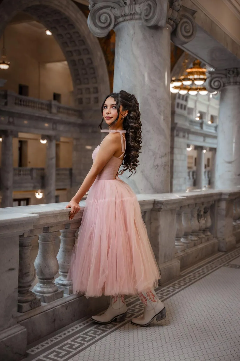 Del Glamour a la Comodidad Tipos de Zapatillas para Quinceañeras