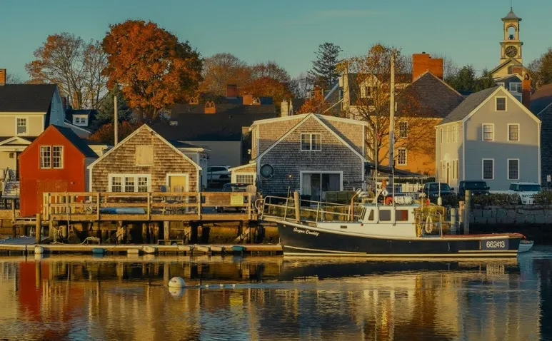 Space-saving cedar deck design on South End lot in Dover NH