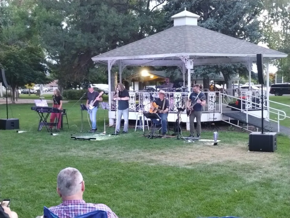 The Revels at Mapleton City Farmer's Market