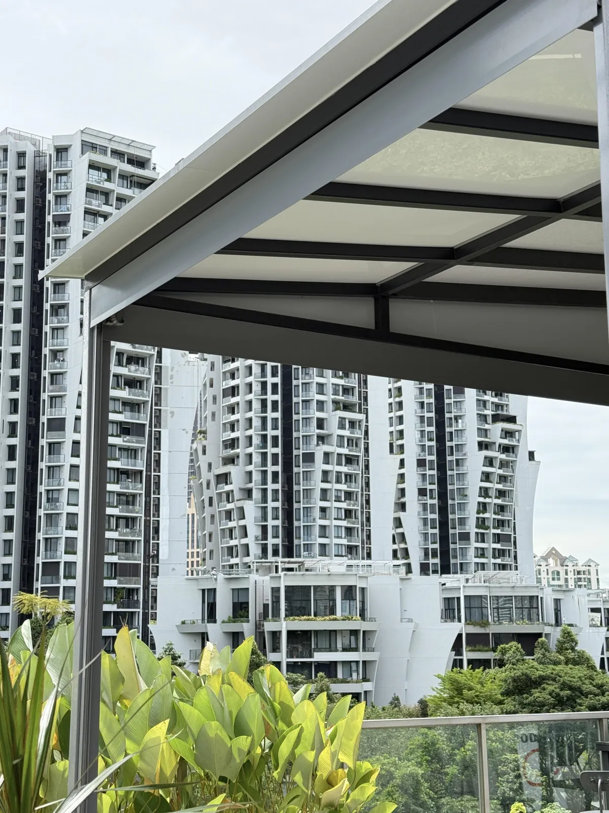 Roof Maintenance in Singapore: What Happens When Homeowners Ignore Small Problems
