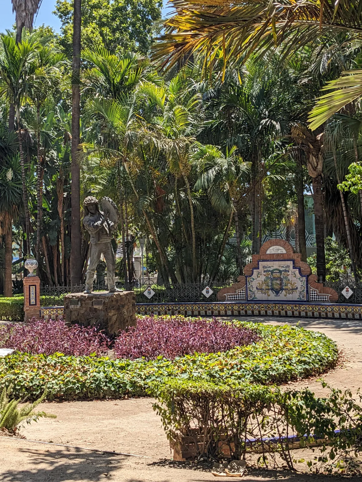 Garden along la calle larios