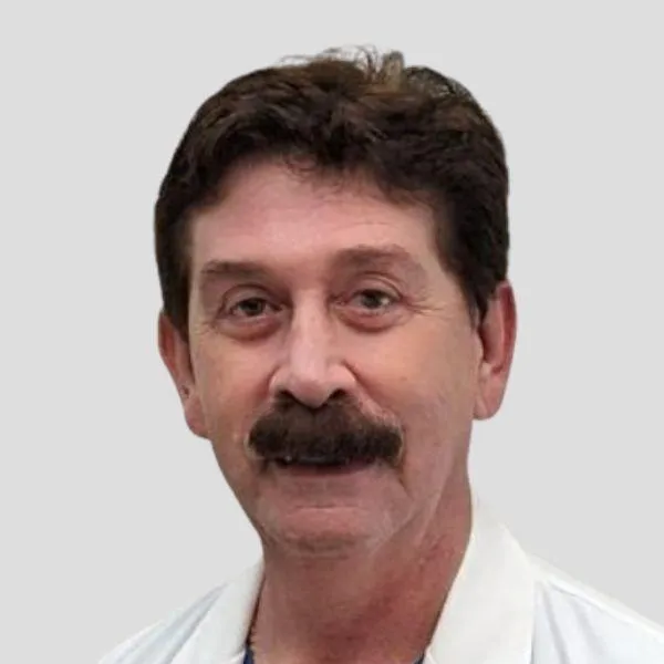 Dr. Eduardo Fernandez