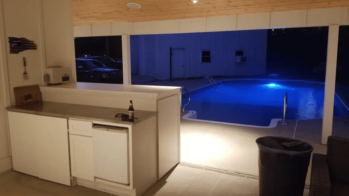 {{ custom_values.service_3 }} in {{custom_values.area_1})