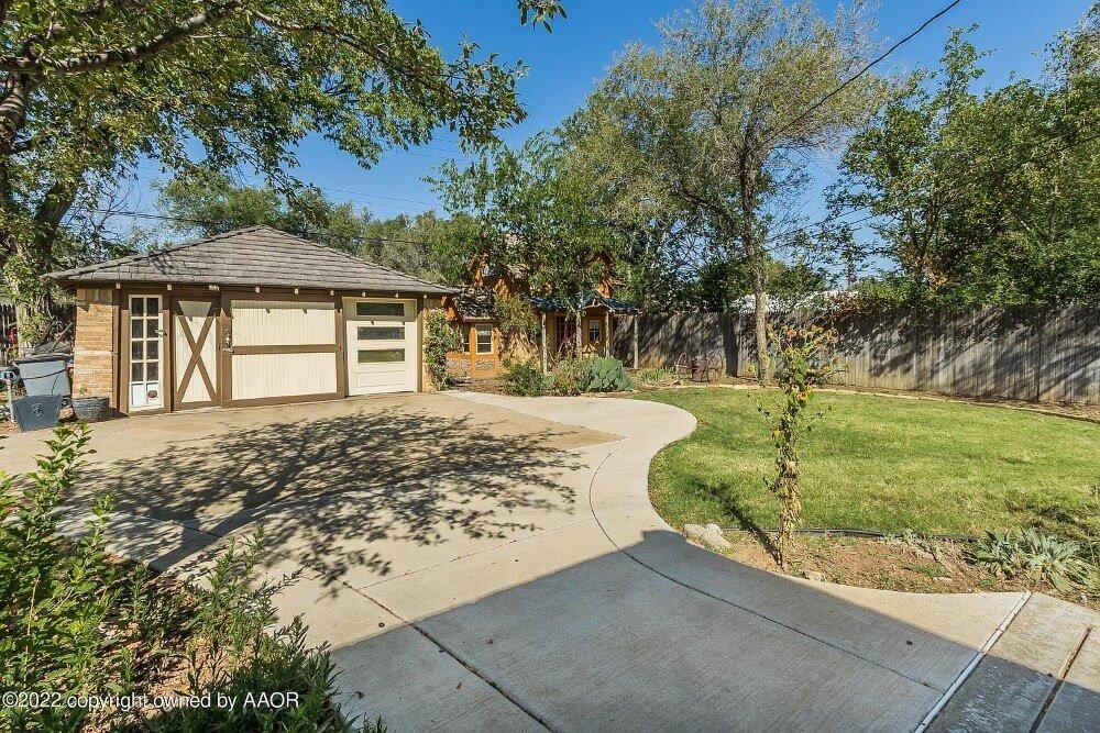 Amarillo Concrete builds and installs patio