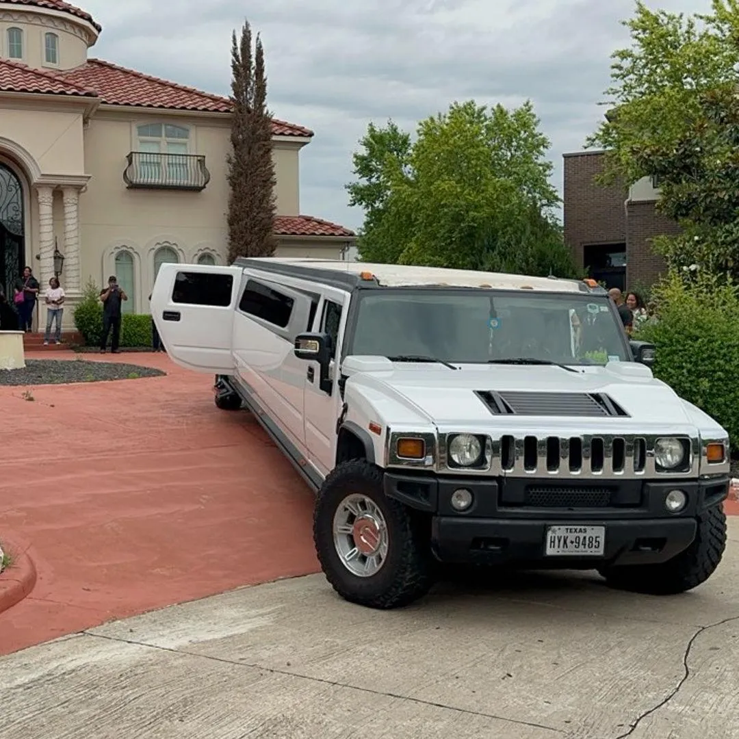 Professional Chauffeur Party Bus Limo Service Dallas