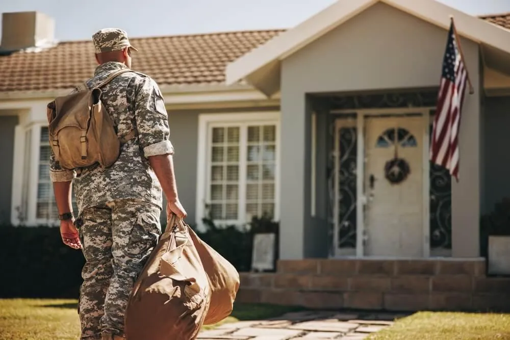a man from US military returning home