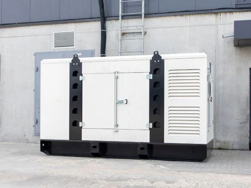 Large standby generator installed outside a commercial building in Indianapolis, providing emergency backup power by Branch Electric. Branch Electric provides professional generator installation and emergency backup power solutions for commercial and residential properties across Indianapolis and Central Indiana.
