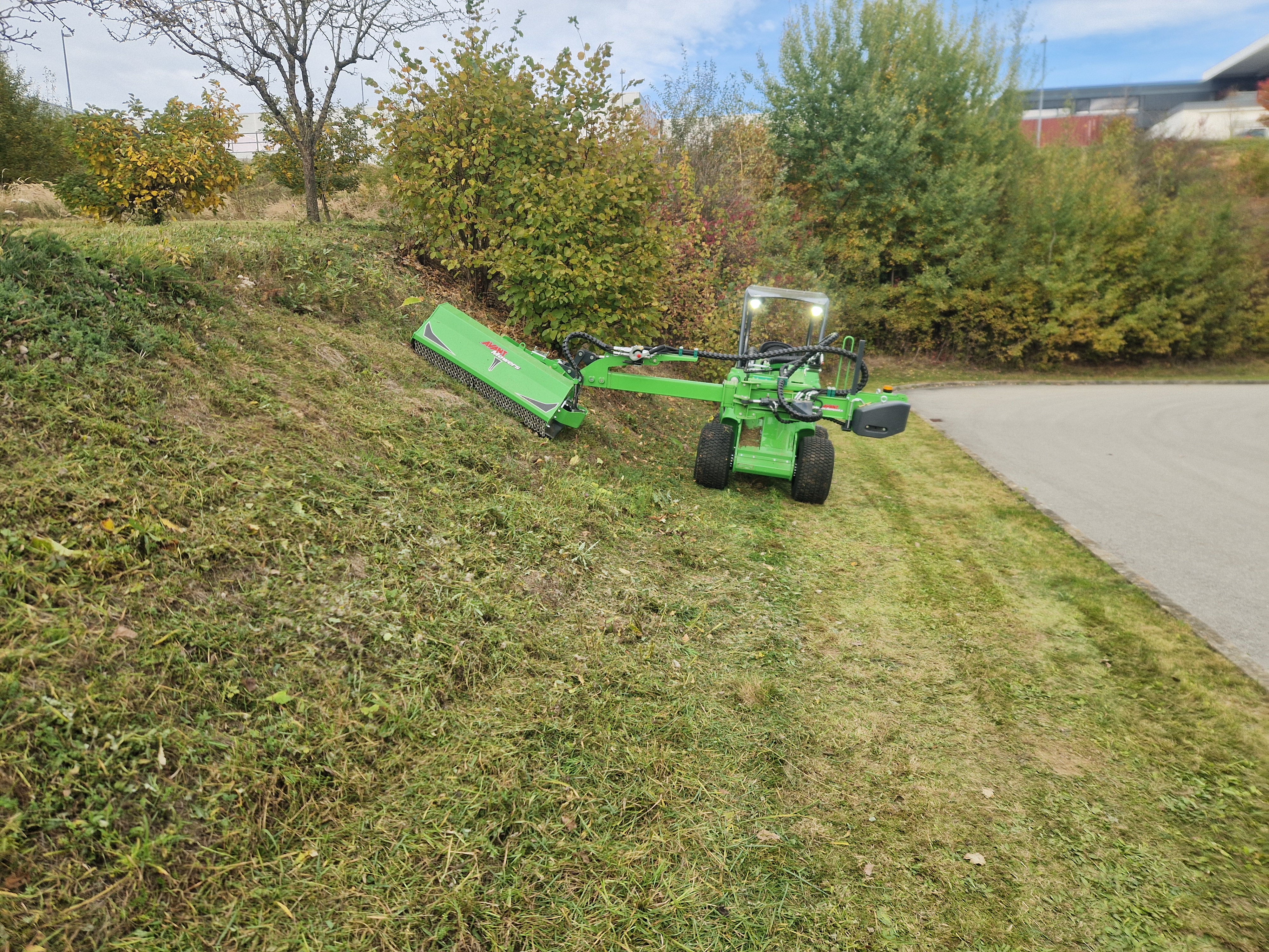 Mäharbeiten mit passender Technik