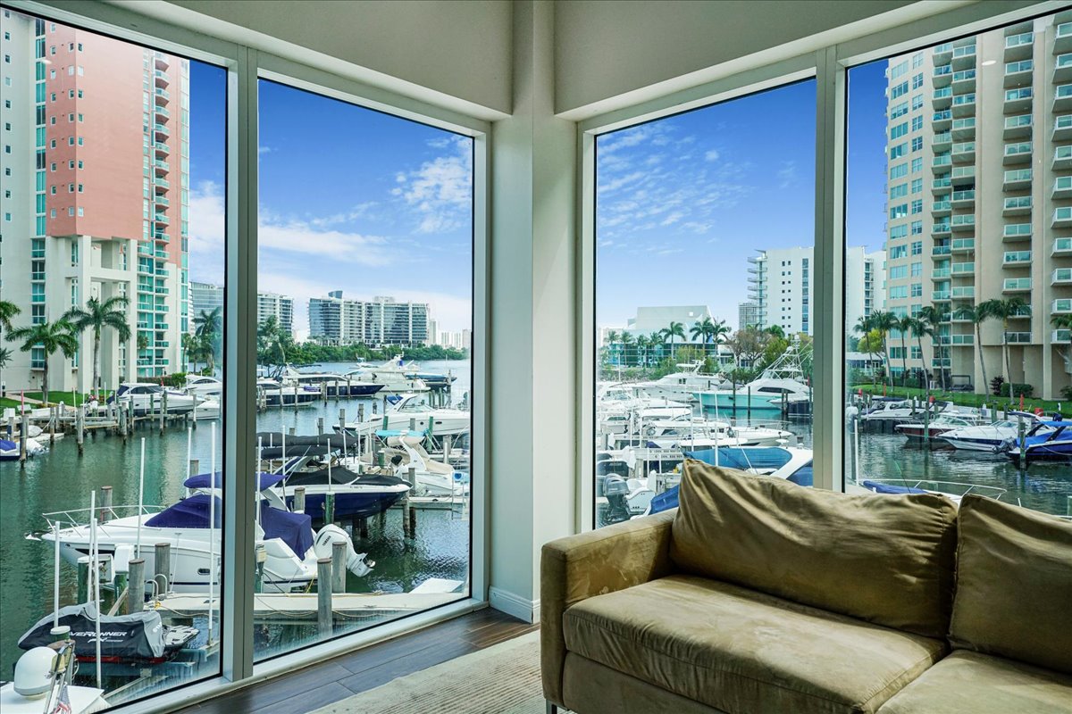 Real Estate Florida HousebyPedro