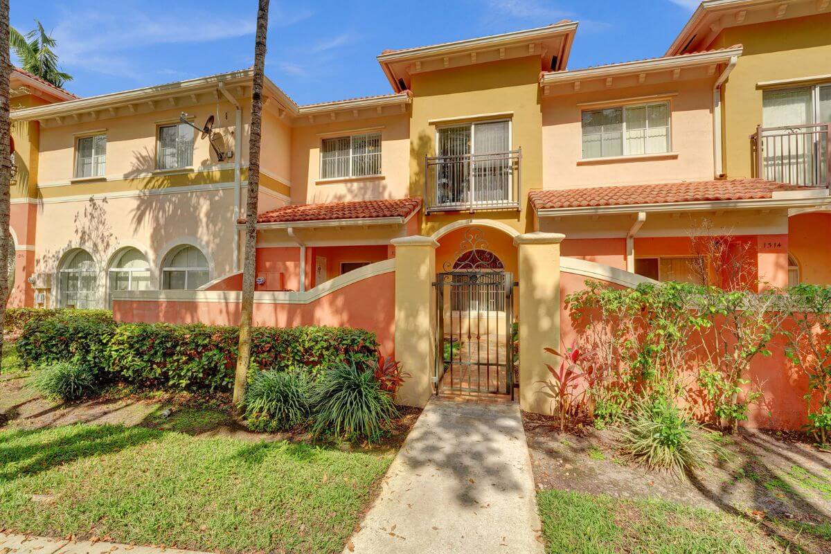 waterfront condo for rent in fort lauderdale river reach community