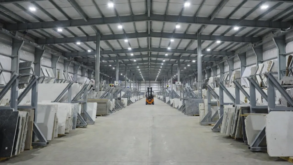 Why Most Slab Injuries Happen at the Jobsite, Not the Warehouse