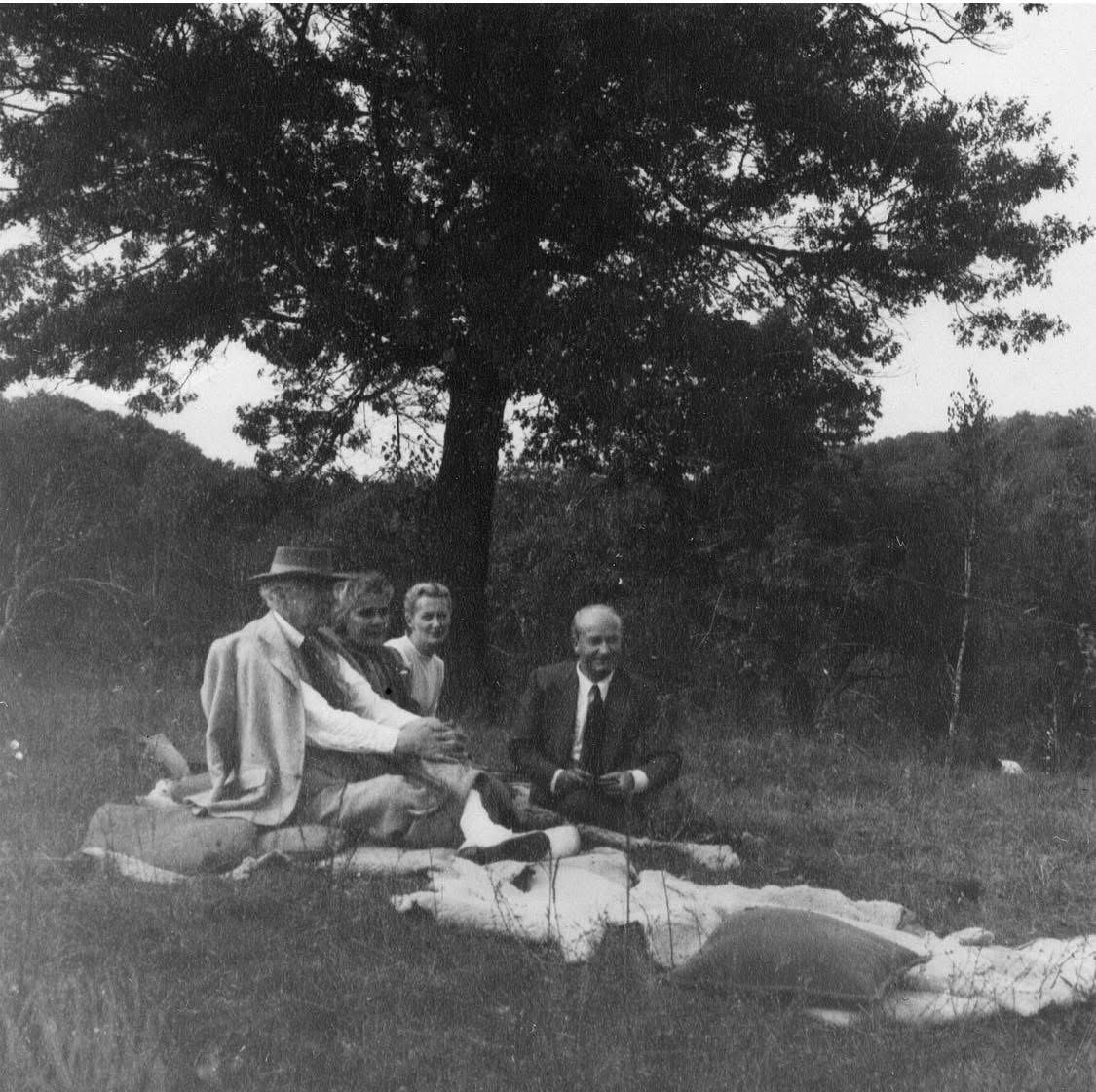 Frank Lloyd Wright visiting Petra Island