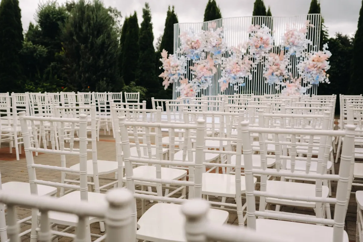 a-place-for-a-wedding-ceremony-on-the-street-deco