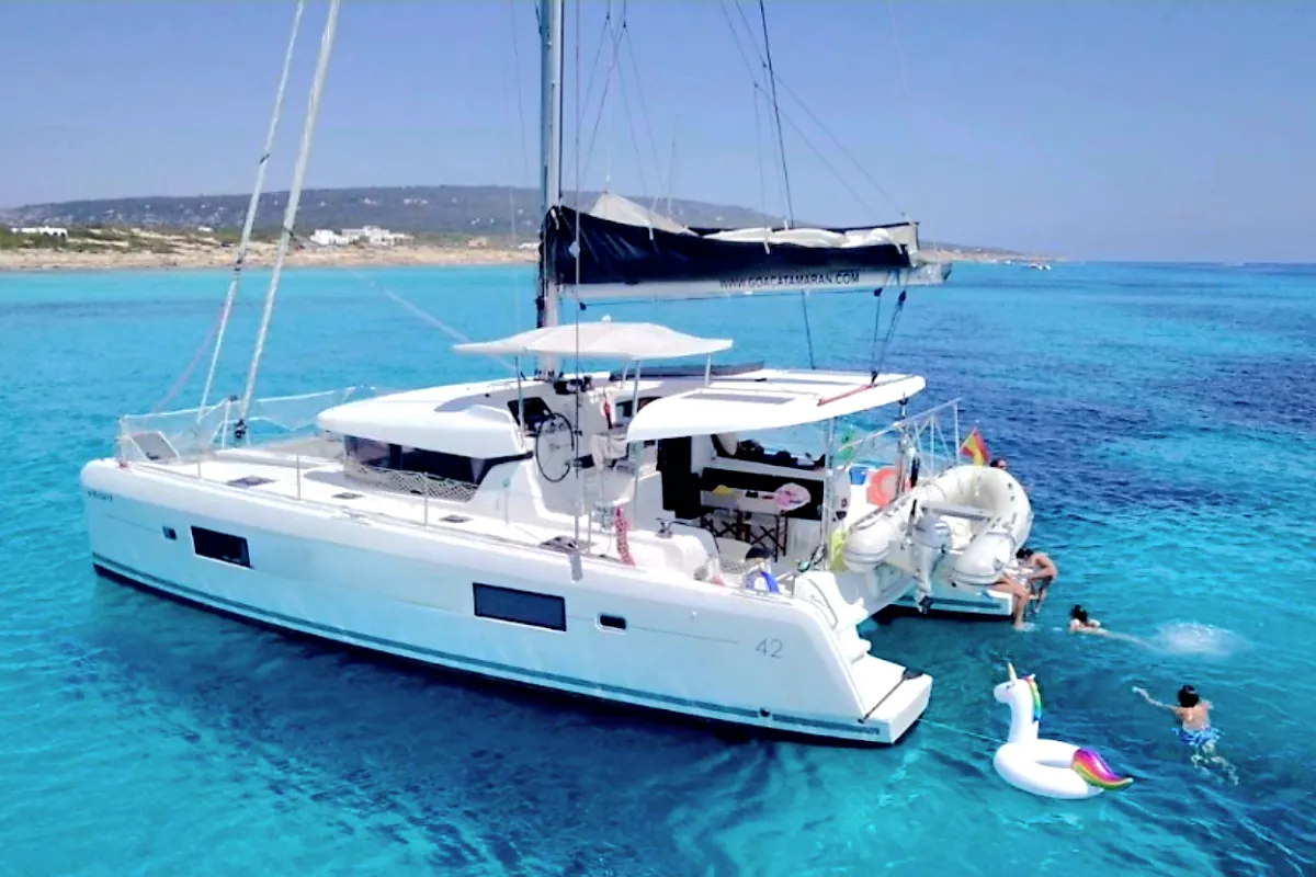 Oceanis 55 luxury interior