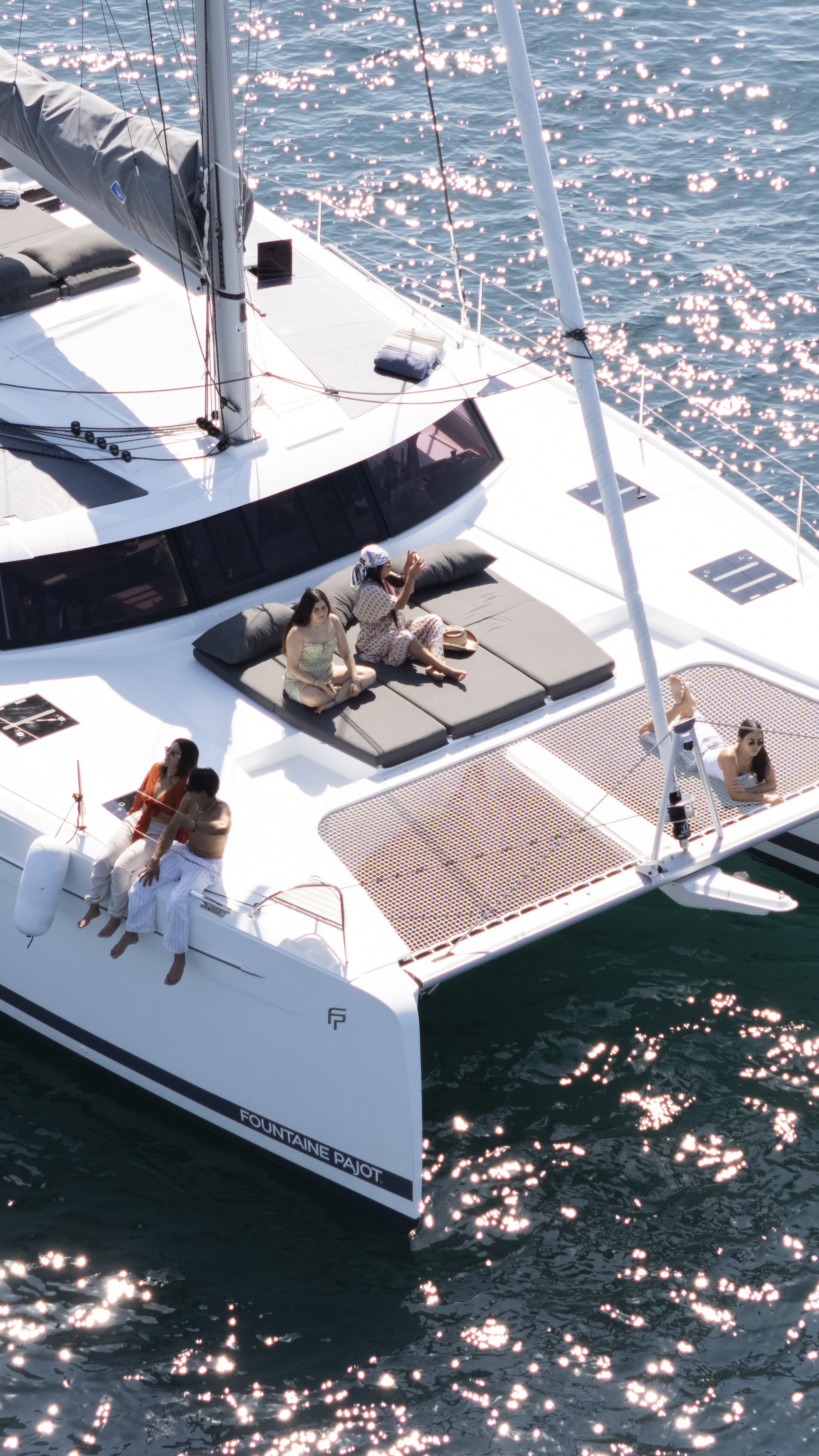 Oceanis 55 exterior sailing