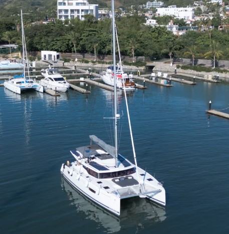 Oceanis 55 luxury interior