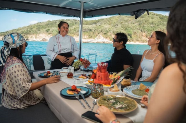 Oceanis 55 luxury interior
